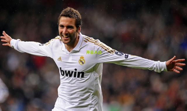 开云网页版：校园足球新纪录诞生！初中生120分钟连续颠球破万，幕后教练铸就非凡毅力