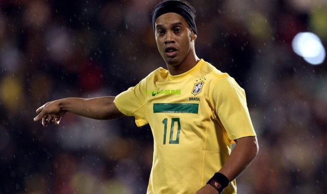 开云中国-绿茵场上的自我欺骗，高端假动作如何重塑现代足球战术