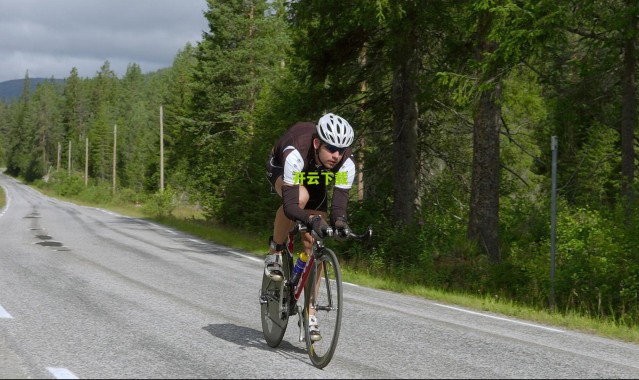 开云下载-特里盛赞蓝军钢铁防线，稳固表现铸就胜利基石，年轻球员展现非凡潜力