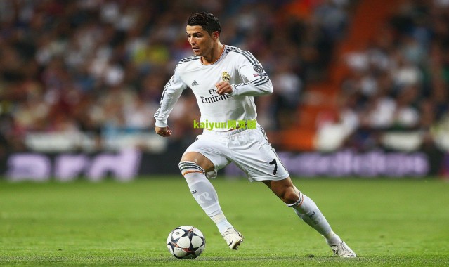 开云网页版|官方确认，35岁法国前锋本耶德尔自由身加盟摩洛哥维达德，签约半年冲击荣誉