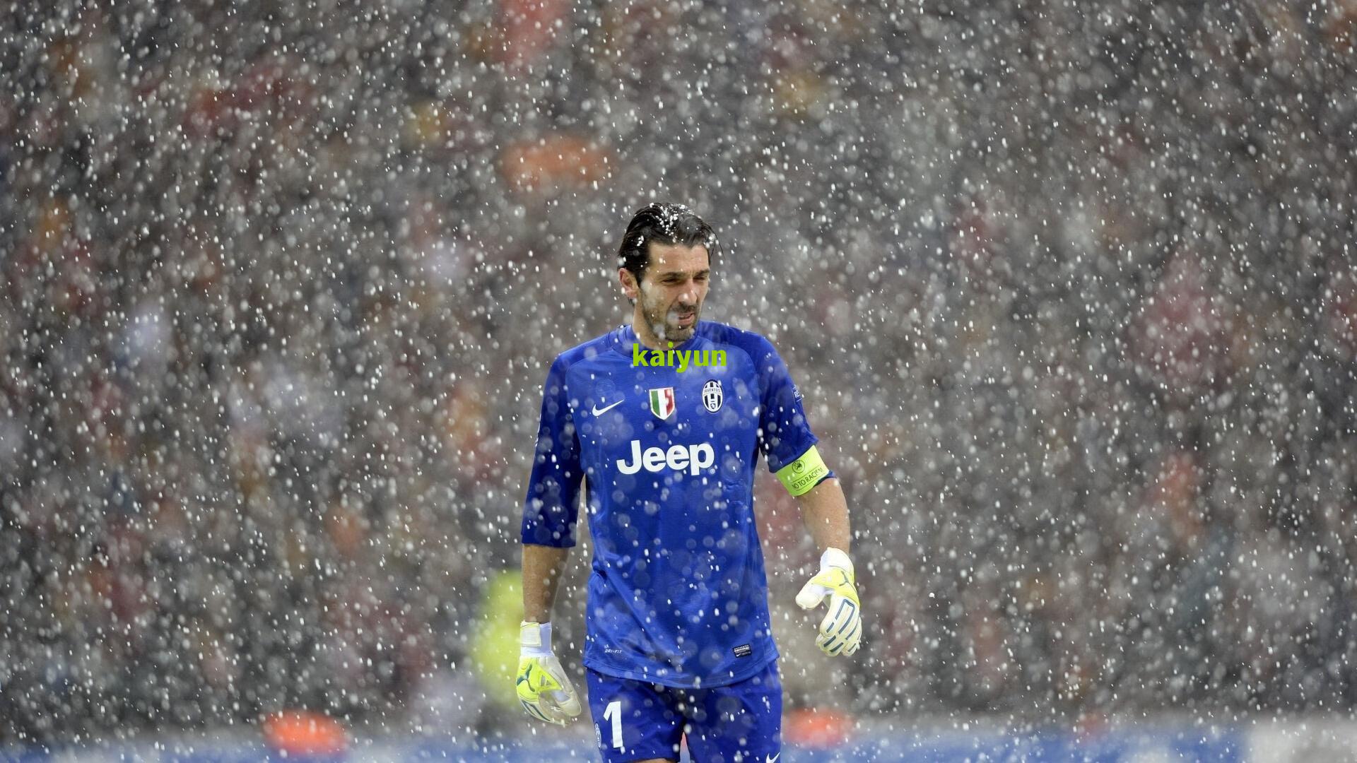 狂轰24+14+13！超级巨星疯狂爆发再创历史神迹，所有质疑者今夜彻底沉默